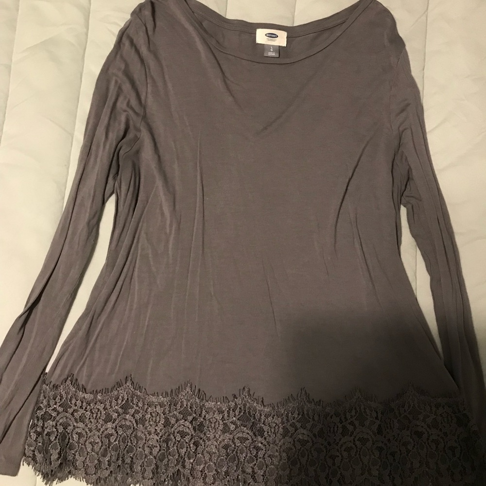 Gray Old Navy long sleeve. Thin with lace on bottom. Large